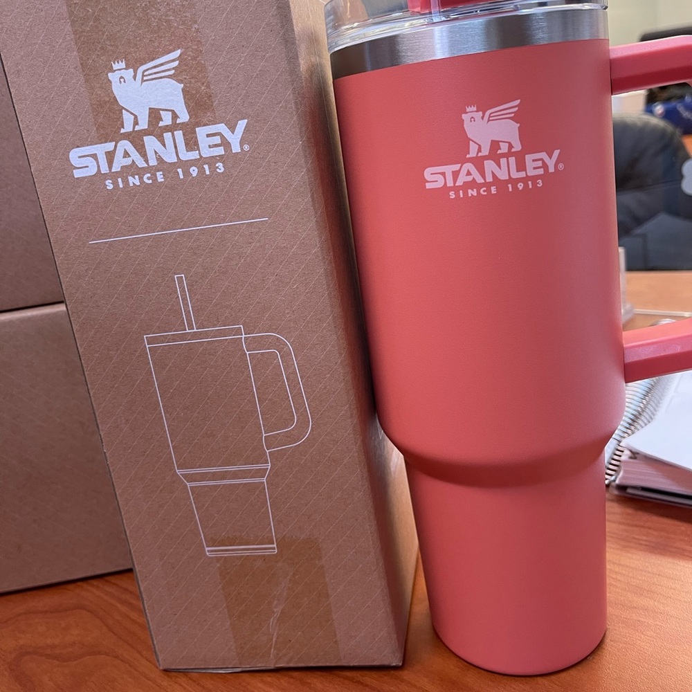 Stanley Adventure Quencher Travel Tumbler 40 oz Grapefruit